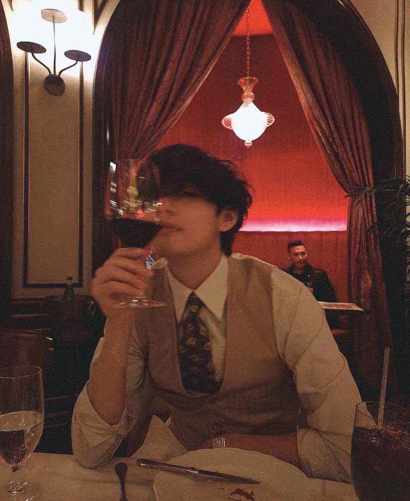 taeteland's tweet photo. dates with him https://t.co/0N6dpJffJU