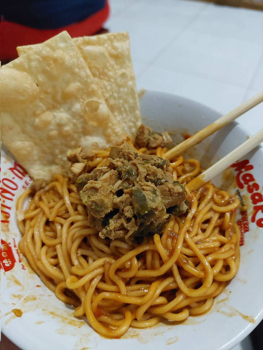 OkeeWaee's tweet photo. Mie ayam yang adanya hanya setahun sekali https://t.co/RuXqtOIG4X