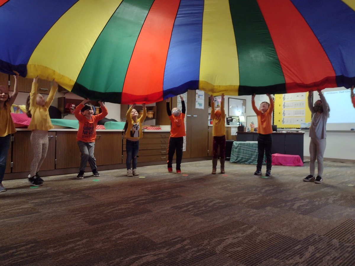 SantaJBMusic's tweet photo. Parachute fun in the music classroom! 🎶 #myjblions https://t.co/q0VKNheOKm