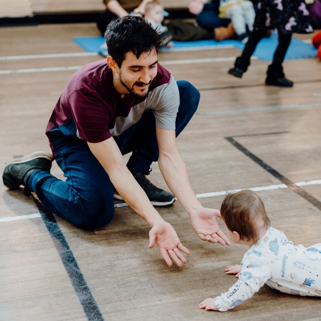 2_ndhanddance's tweet photo. ** MEET THE COMPANY **
We are introducing you to Marc!
📸: Alice_underwood_films
#MeetOurCompany #WeTouchWePlayWeDance #Dancer #LivePerformance #PerformanceForYoungAudiences #ChildrenDancing #Family #Dancefloor #PYAEngland #EdChildrensFest22 https://t.co/UNtCmmnFtP