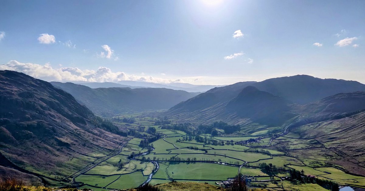 RockstopMTB's tweet photo. Some snaps from Rockstop’s head honcho, Cat - out exploring Langdale, Ambleside this weekend. It’s pretty safe to say that having this on our doorstep is one hell of a flex. 

Where have you been this weekend? Pics or it didn’t happen! 📷

#bowfell #eskpike #rossetpike #angletarn https://t.co/t5KJpZK5Wi