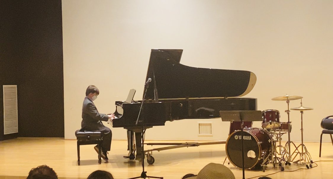 TonyaRaeMoore's tweet photo. Ru had his first piano recital this weekend 😍🎹👦🏻 https://t.co/0NqYNMy3vQ