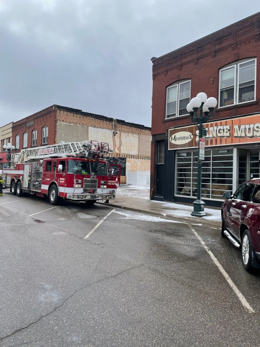 Virginia Fire crews are conducting roof operations training in the 200 block of Chestnut Street this morning.