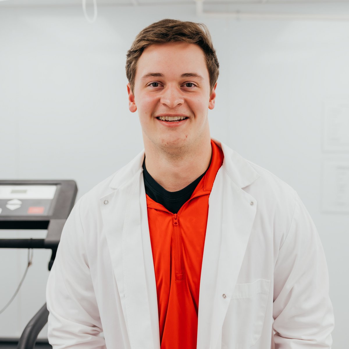 WellEx_Lab's tweet photo. #MeetTheLabMonday Greetings Grant!

Grant Clark is studying Kinesiology. He is interested in chemical/hormonal levels in the brain/body, making exercise a normalized prescription in medicine, and the effects of exercise on neural functions. https://t.co/w2pdnVSGzC
