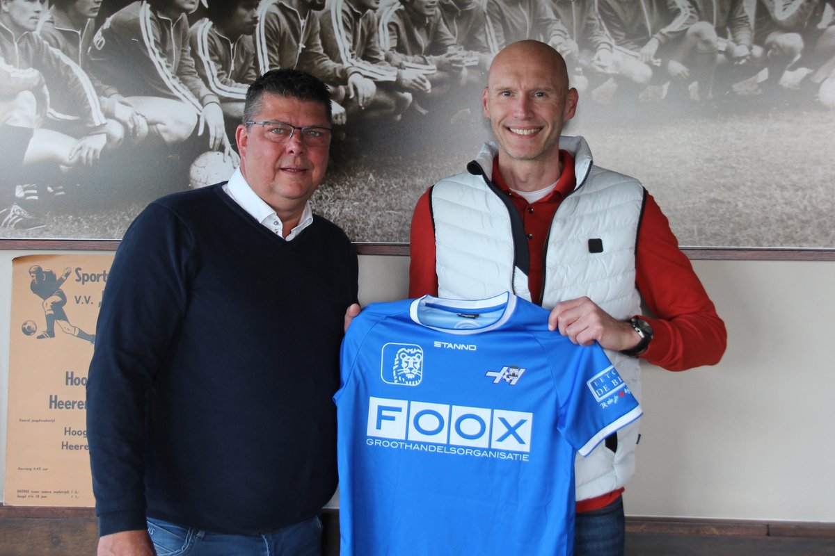 We zijn verheugd te kunnen melden dat FOOX Groothandel als sponsor verbonden blijft aan onze club. Het bedrijf is al jaren onze horecaleverancier en hoofdsponsor van Hoogeveen zaterdag. Het contract is met drie jaar verlengd! <a href="/FOOXGroothandel/">FOOX</a>