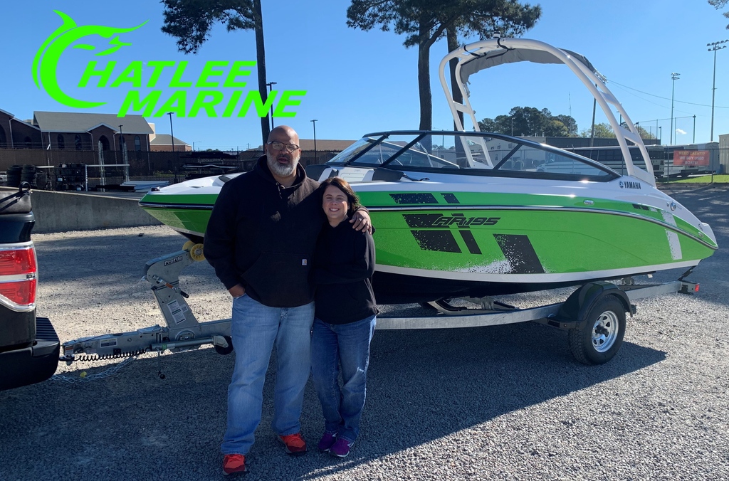 chatleeboats's tweet photo. Team Chatlee would like to thank the Klahn Family for their business and congratulations on the new Yamaha AR 195!

See us before you buy!
#revsyourheart #chatleeboats #yamahaboating #yamahawaverunner #saltlife #lakelife #runthewater #familyfun #beach  #yamahawatercraft https://t.co/ceqogdOB1A