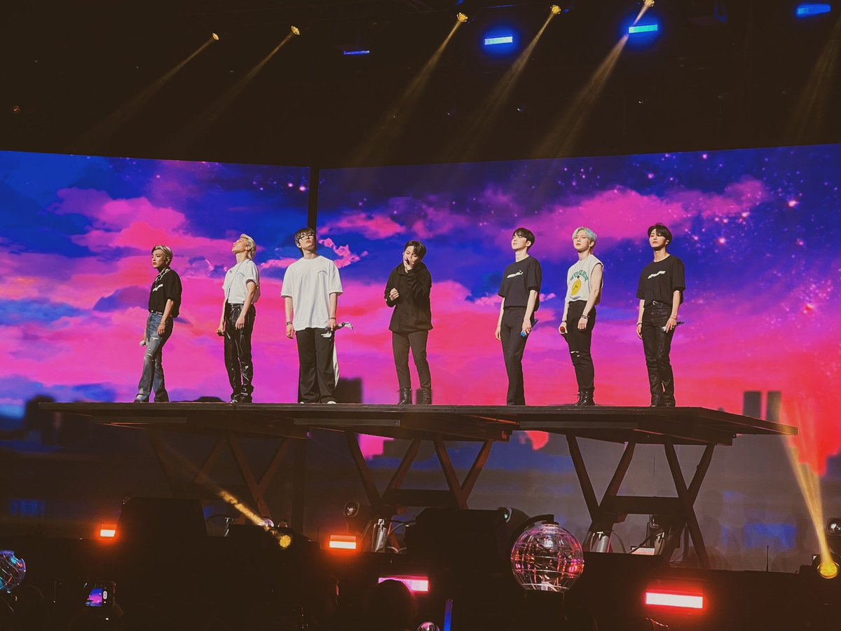 ingridcocoon's tweet photo. #ATEEZinMadrid #ATEEZWORLDTOUR2022 #ATEEZinMadrid_D2 #ATEEZinMadrid2 #ATEEZInEurope https://t.co/fthXrlDiny