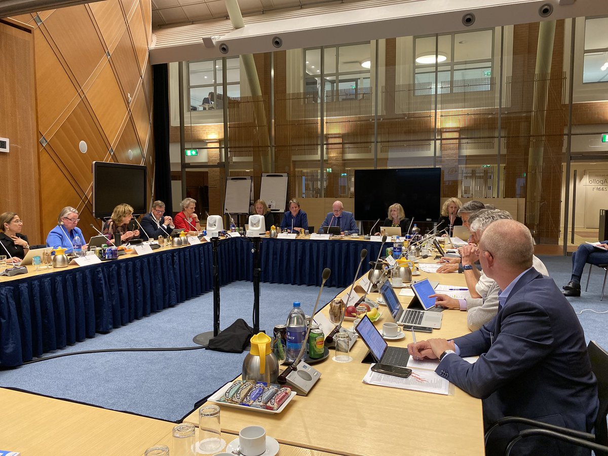 iberaad's tweet image. Zojuist is de eerste fysieke vergadering van het Informatieberaad Zorg gestart. Fijn elkaar na twee jaar weer in het echt te kunnen zien!