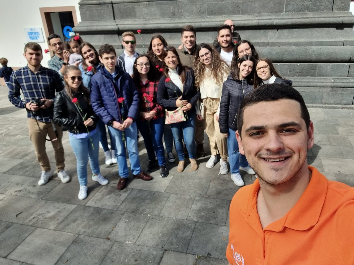 andrefmpontes98's tweet photo. Viva à Liberdade! ✌️🌹 https://t.co/QKwwAUS5pz
