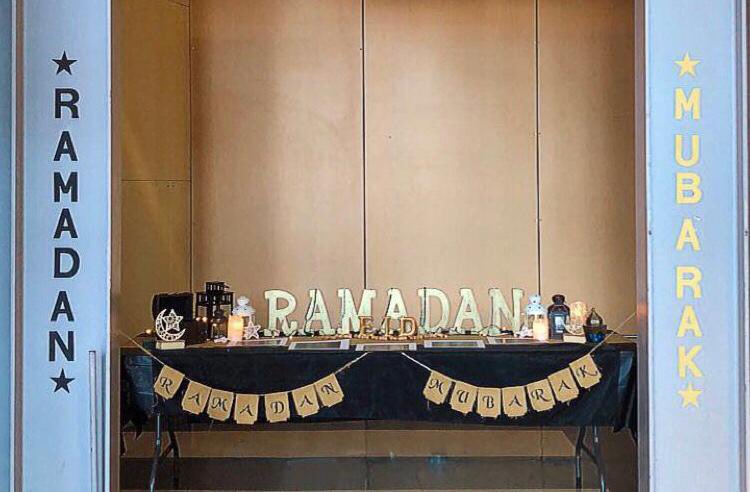 Andrew_MSA's tweet photo. Andrew MSA was able to set up an educational Ramadan booth in the South entrance. Come check it out! #VJA_MSA #RamadanMubarak https://t.co/IA7XDtEES8