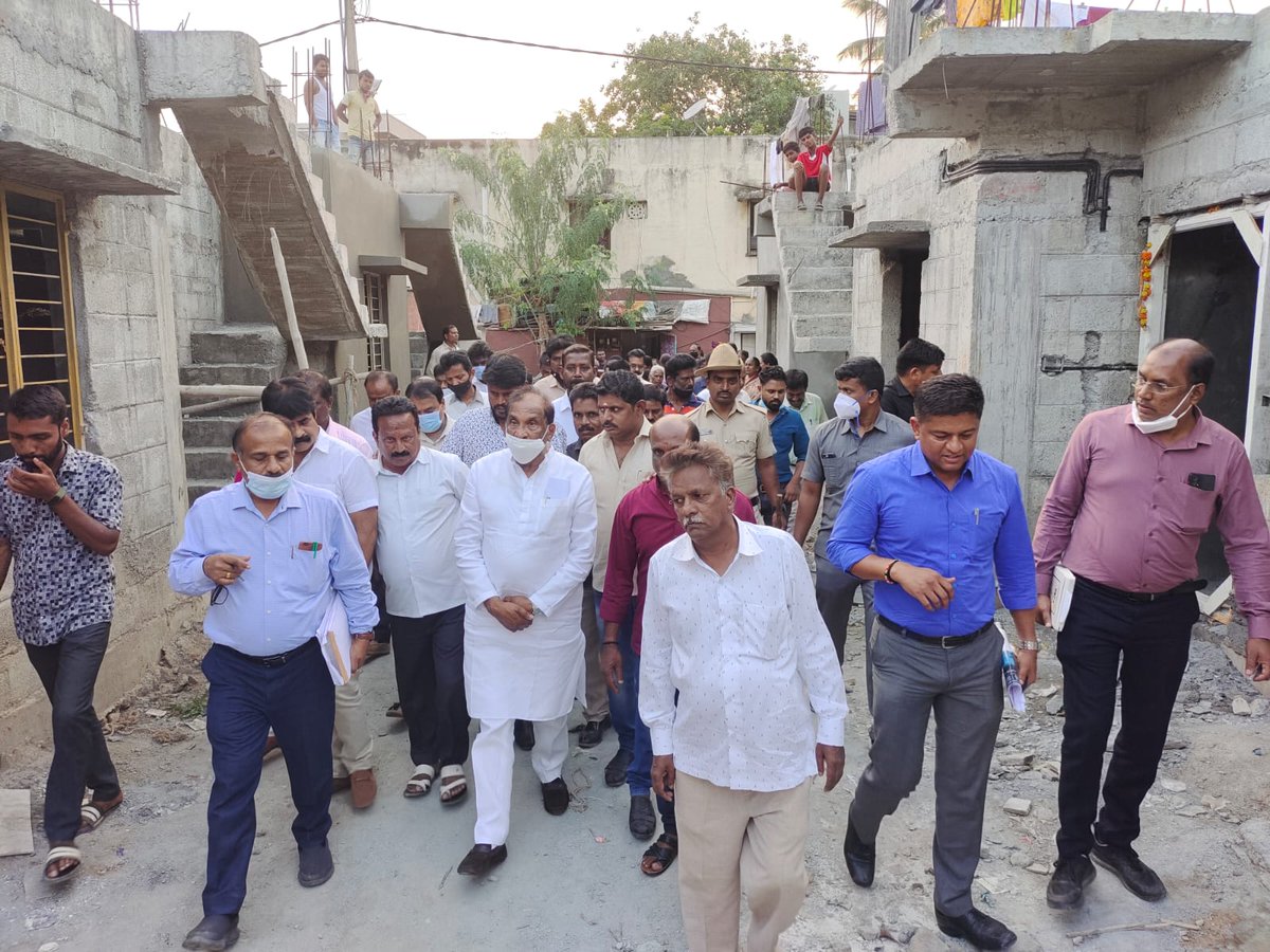thekjgeorge's tweet photo. Today I inspected Slum Board Houses constructed in #Nagawara and #MSNagar wards on Sait Lane, Samadhan Nagar, MM Lane, Chattappa Garden Jeevanahalli and Sathya Nagar of #SarvagnaNagarConstituency.
#WeWorkForYou https://t.co/oieTmy0D8E