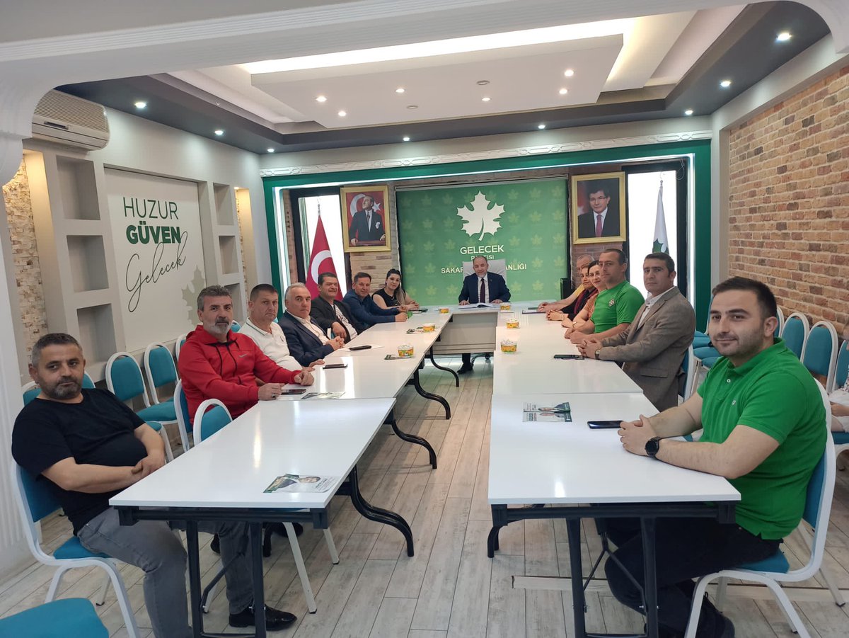 Bayram öncesi son Başkanlık Kurulu toplantımızı gerçekleştirerek iftar programımız hakkında değerlendirme yapıyoruz.Toplantımızın hayırlara vesile olmasını temenni ediyorum.

<a href="/GelecekPartiTR/">Gelecek Partisi</a> 
<a href="/Ahmet_Davutoglu/">Ahmet Davutoğlu</a>