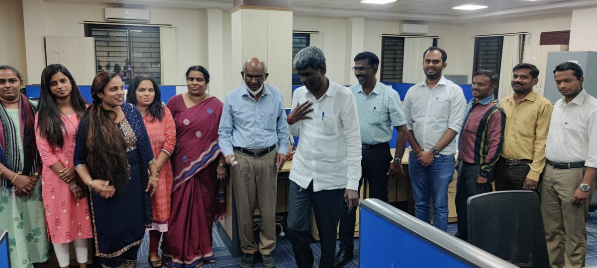SWDGoK's tweet photo. ಇಂದು ಮಾನ್ಯ ಸಚಿವರಾದ ಶ್ರೀ. ಕೋಟ ಶ್ರೀನಿವಾಸ ಪೂಜಾರಿ ಮತ್ತು ಸರ್ಕಾರದ ಕಾರ್ಯದರ್ಶಿ ಮೇಜರ್ ಪಿ ಮಣಿವಣ್ಣನ್ ರವರು ಸಮಾಜ ಕಲ್ಯಾಣ ಮಾಹಿತಿ ಕೇಂದ್ರಕ್ಕೆ ಭೇಟಿ ನೀಡಿದರು.

@KotasBJP @Captain_Mani72 https://t.co/K8wnC1KS5U