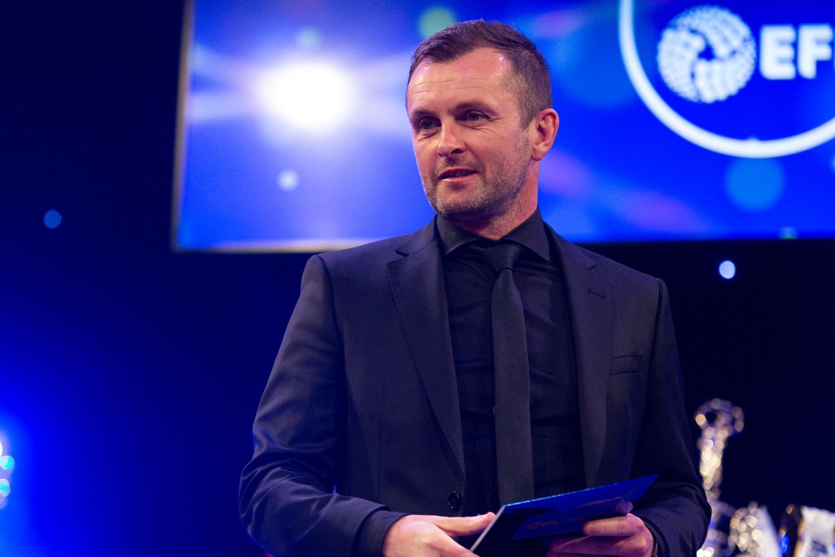 LutonTown's tweet image. Our Gaffer Nathan Jones was named @SkyBetChamp Manager of the Season at last night's #EFLAwards 🏆

#COYH