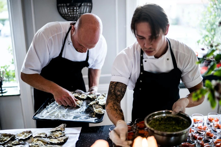 Inviting #chefs , #restaurateurs, #Influencers and other F&amp;B leaders to R4U

r4u.info/?utm_source=tw…