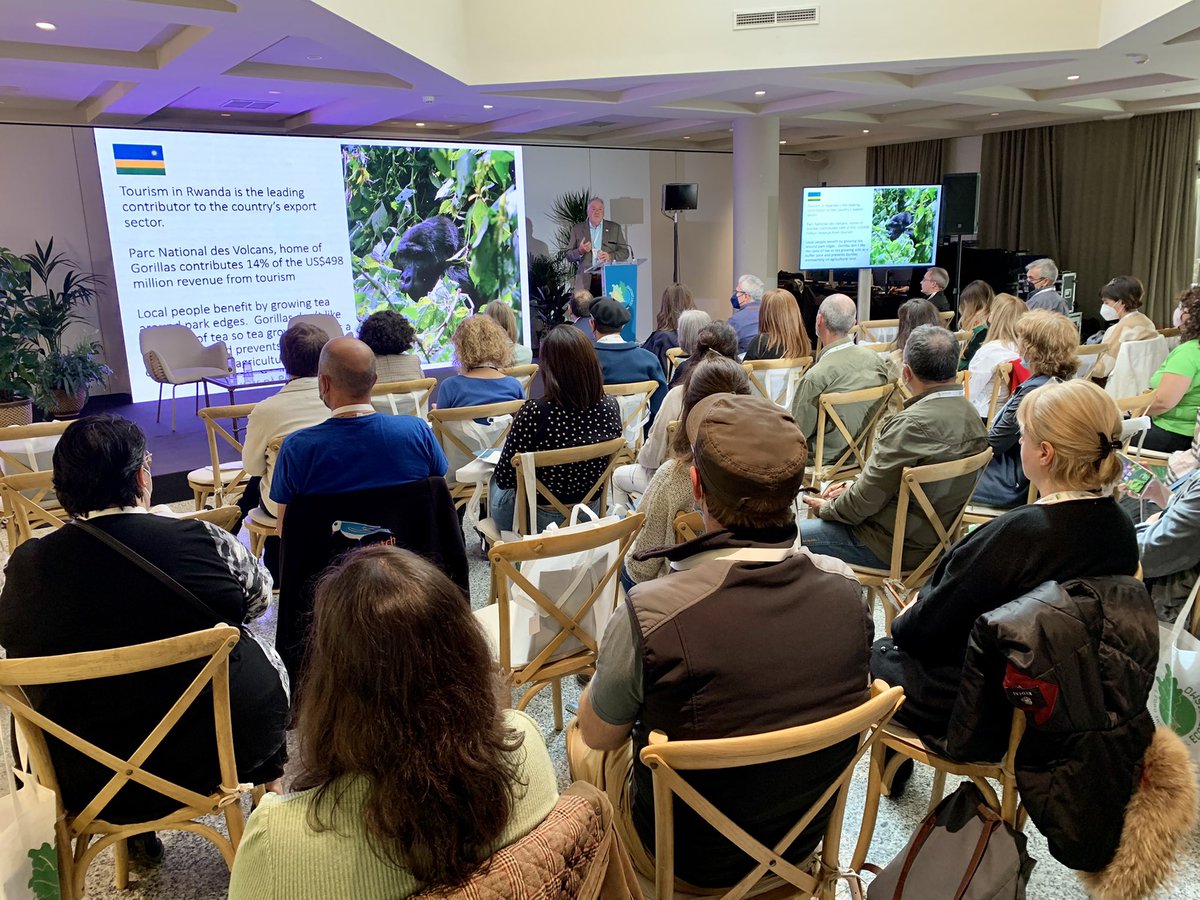 TurAsturiasPro's tweet photo. “El producto ecoturismo es el que más crece dentro del sector en el mundo” Tim Appleton, director y fundador de @RutlandWaterNR y fundador de @GlobalBirdfair hablando sobre conservación y sostenibilidad #ForoEcoturismoAsturias https://t.co/94JcP44WYq