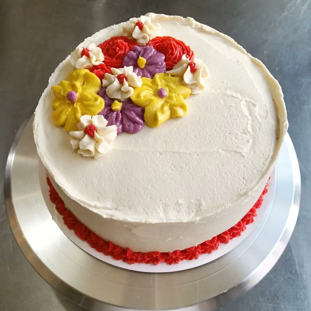 JelanasBakeShop's tweet photo. Keeping it fun for cakes @jelanasbakeshop 

#cakes #traditional #vegan #glutenfree #veganglutenfree #buyblack https://t.co/zXWeh8rBFp