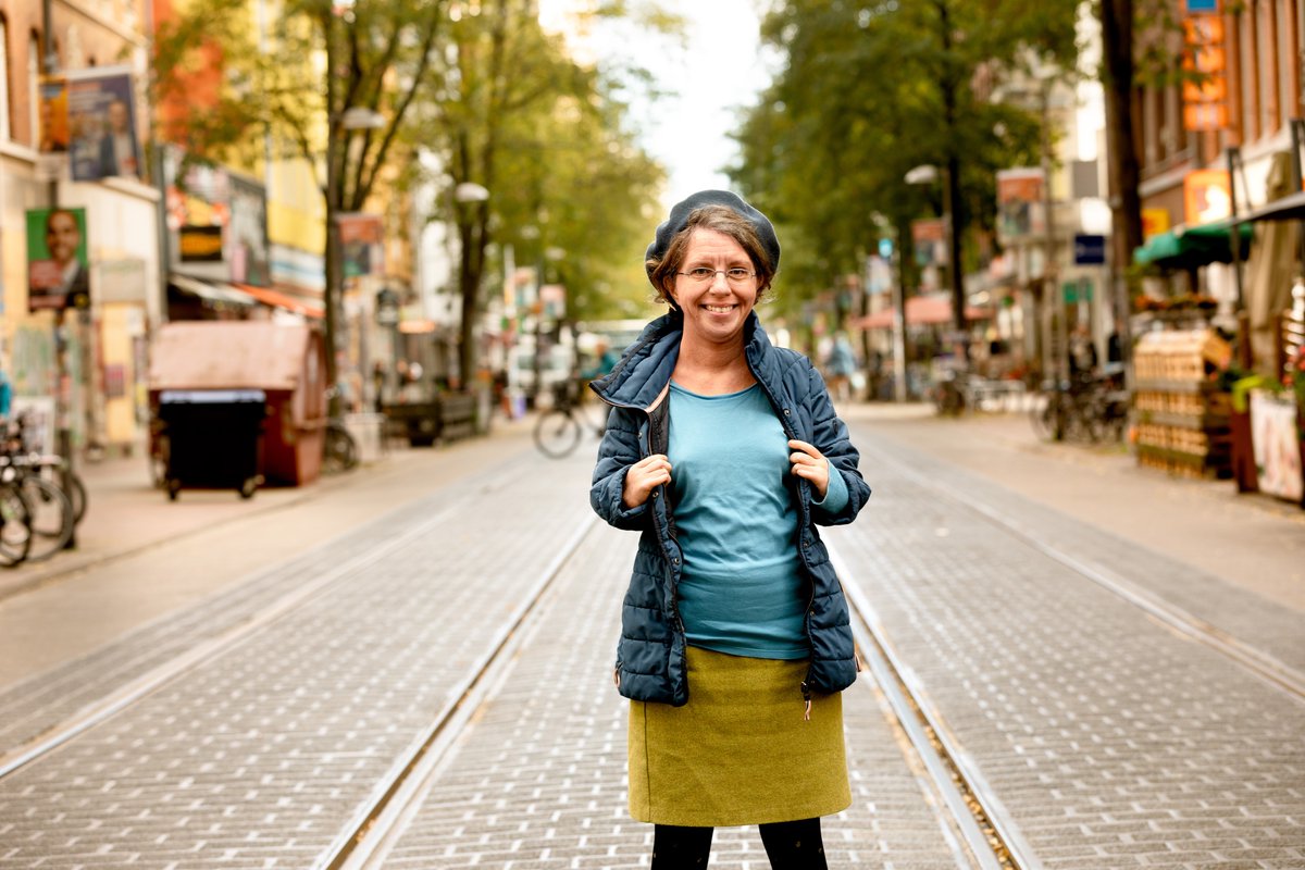 bahnfueralle's tweet image. "The Future is accessible" - sagt &amp;amp; fordert @k_langensiepen. Mittwoch ist sie bei uns, beim 15-min EspressoTalk der BahnChallenge! Liebe @DB_Bahn: Ihr seid herzlich eingeladen dabei zu sein! #EntschaedigungBeiBarriere Mehr: barrierefreiebahn.de/treffen-jeden-… Einschalten!  + gerne retweeten