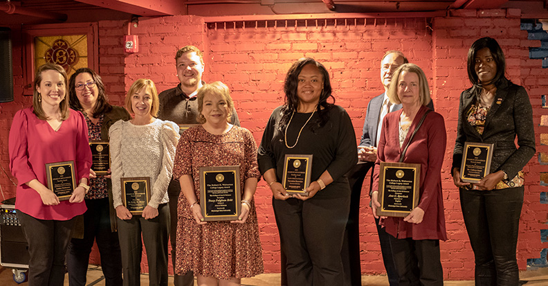Congratulations, Dr. Stacy Haynes and Veronica Knowles, for your recognition of excellence in research and teaching!!

memo.msstate.edu/story.php?id=6…