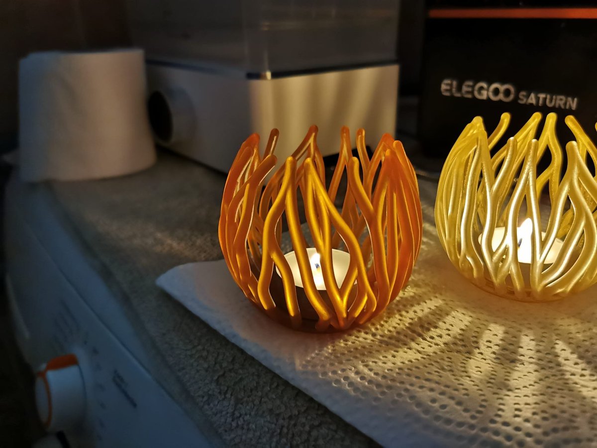 FireFly3DPrints's tweet photo. Aktuell färben wir unser transparentes Material selbst. 
Wer solche Teelichtbehälter oder sonstige Sachen haben möchte kann uns gerne per DM bescheid geben!

#FireFly3DPrints #3dprint #decoration #foryou #candle https://t.co/h7OP6Sh11O