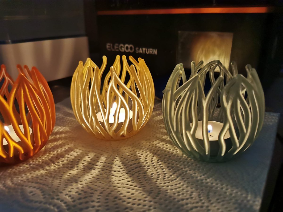 FireFly3DPrints's tweet photo. Aktuell färben wir unser transparentes Material selbst. 
Wer solche Teelichtbehälter oder sonstige Sachen haben möchte kann uns gerne per DM bescheid geben!

#FireFly3DPrints #3dprint #decoration #foryou #candle https://t.co/h7OP6Sh11O