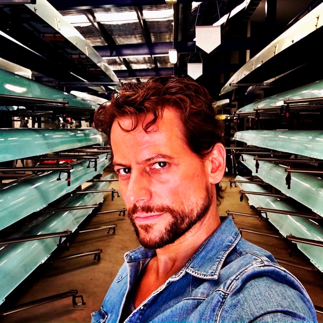 CanalAXN's tweet photo. O @ioangruffudd também é tudo o que você queria? 🥺
#HarrowAXN - NOVA TEMPORADA - Segundas, às 23h05 https://t.co/IQexO926T3