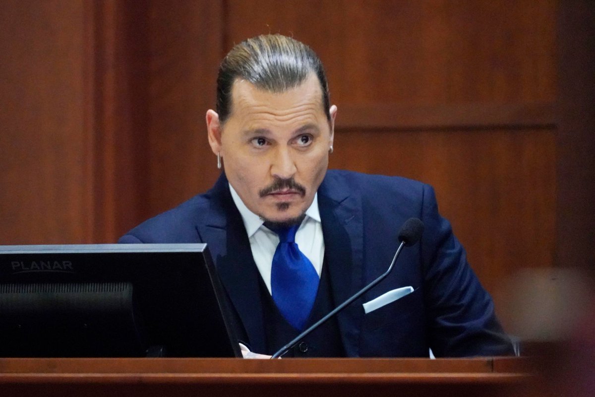 Marussia15's tweet photo. Johnny in the courtroom today💙
#JohnnyDepp #JusticeForJohnnyDepp https://t.co/Sk1ctcDFqJ