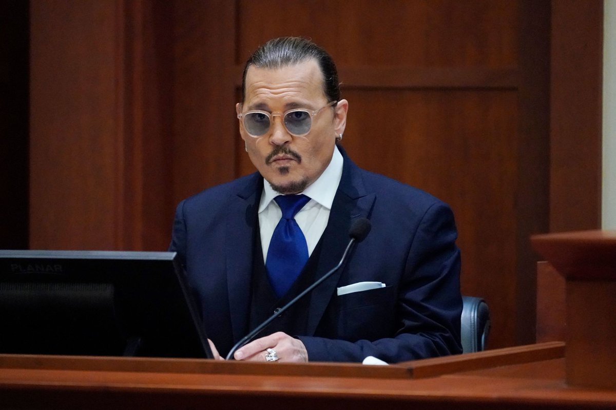 Marussia15's tweet photo. Johnny in the courtroom today💙
#JohnnyDepp #JusticeForJohnnyDepp https://t.co/Sk1ctcDFqJ