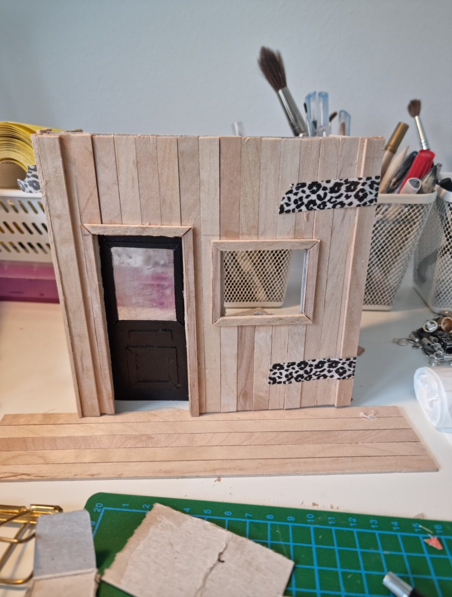 Tiny house front in progress for a tiny server room nisse..