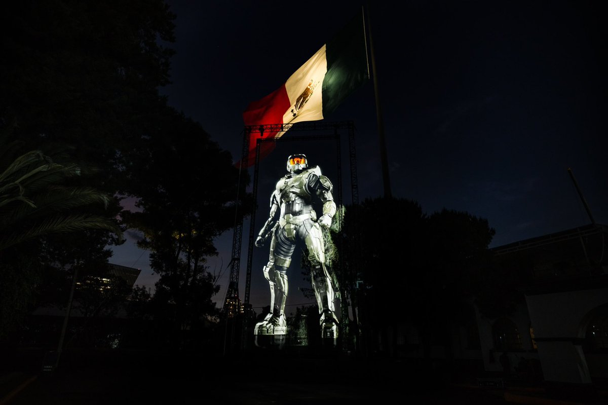 WeAreKaleida's tweet photo. Master Chief stood at 60ft tall in Mexico City.

Together with @ParamountPlusLA, @MinuteMediaLTD &amp; @WavemakerGlobal we created the world’s largest public hologram on April 17th.

#HaloSeries #spartan117 #hologram #paramountplus #xbox https://t.co/TyHMRPJmQU