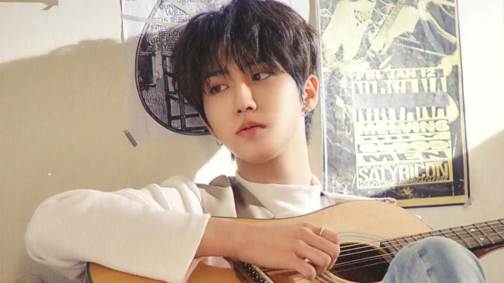 seungcentric's tweet photo. ✧ live a life ; a hyunsunglix au

trying to break stigma of society's moulded perfection isn't an easy progress— but forget all that; sometimes all one really needs is a cup of coffee, a guitar, a cozy apartment and simply live to exist in the moment while the city sleeps. https://t.co/MXz0dWxrh6