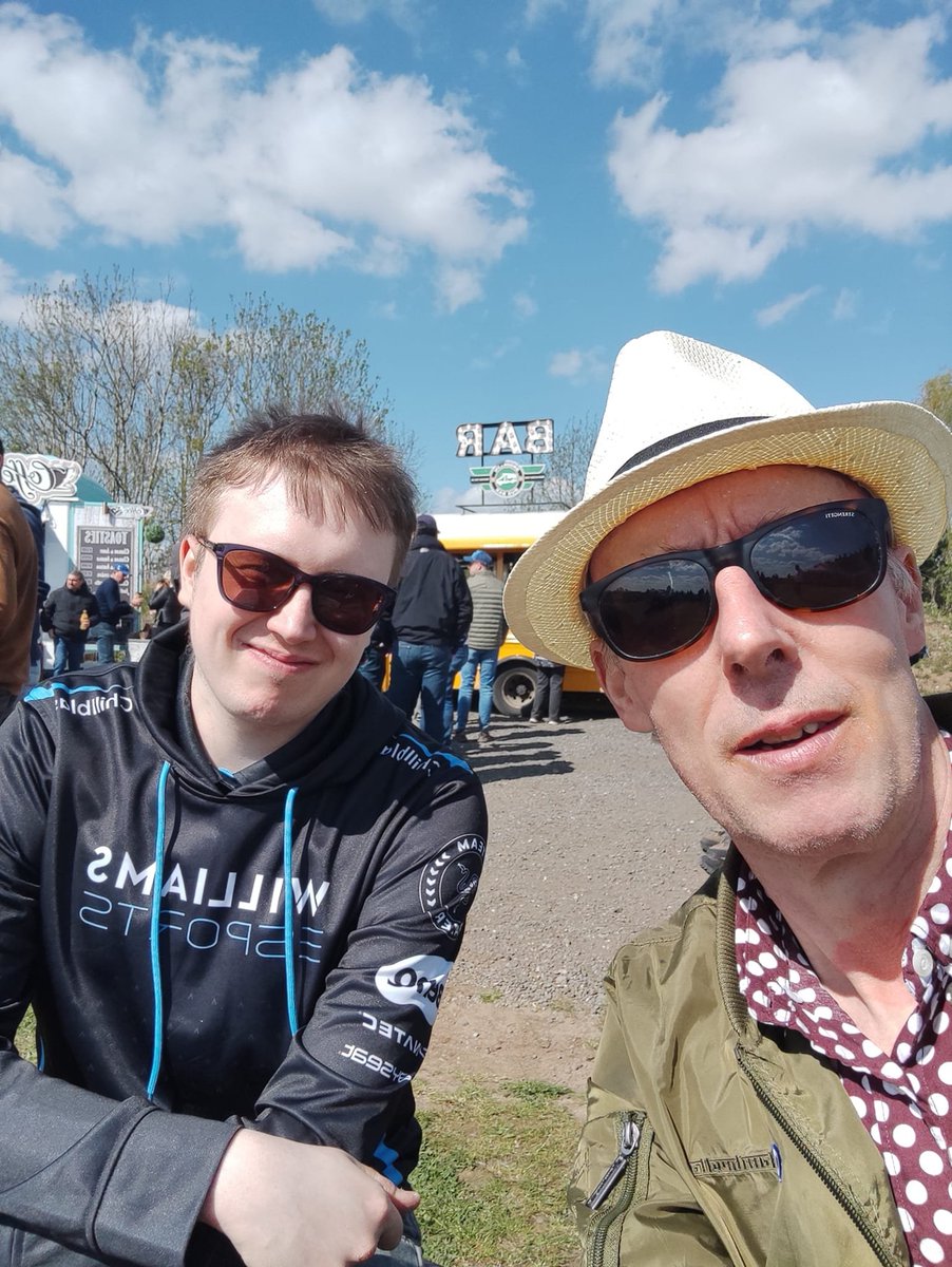JackKeithley44's tweet photo. Had a great time with my dad to watch @BTCC at Donington Park yesterday 😌 Oh and don't get used to me holding a beer, never going to be touching my lips 😁
#BTCCisBack https://t.co/AZcVMr6wOT