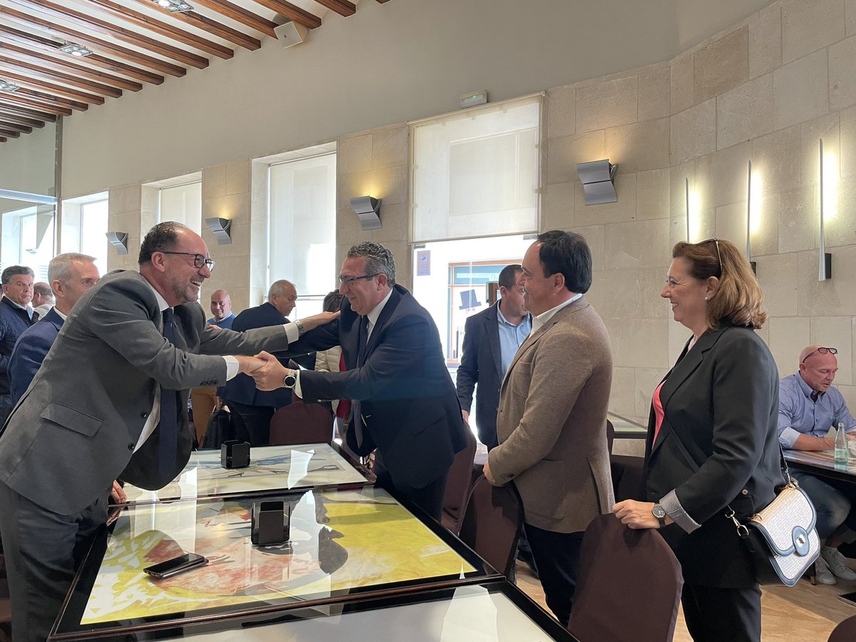 🗣Toni Pérez: “El PP seguirá defendiendo los intereses de Orihuela y trabajando para devolver a los oriolanos el gobierno que merecen”.

⬇️ Hoy pierde #Orihuela. Hoy pierden los oriolanos. 

👉Gracias a <a href="/EmilioBascu/">Emilio Bascuñana</a> y a todo el Grupo Municipal por su trabajo en del Gobierno.