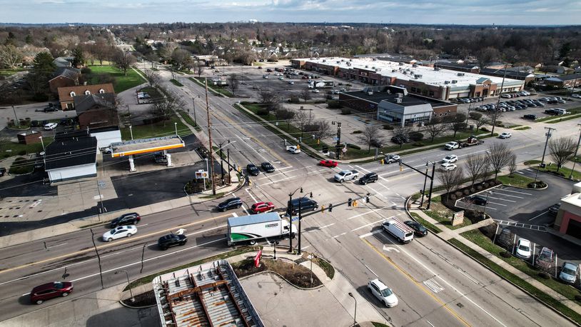 of_centerville's tweet photo. We recently upgraded the traffic light at Spring Valley and Main Street. Curious how a flashing yellow signal can make an intersection safer and more convenient? https://t.co/DUxXIrK5x5 
Photo: @daytondailynews https://t.co/gi0iVWYjl4