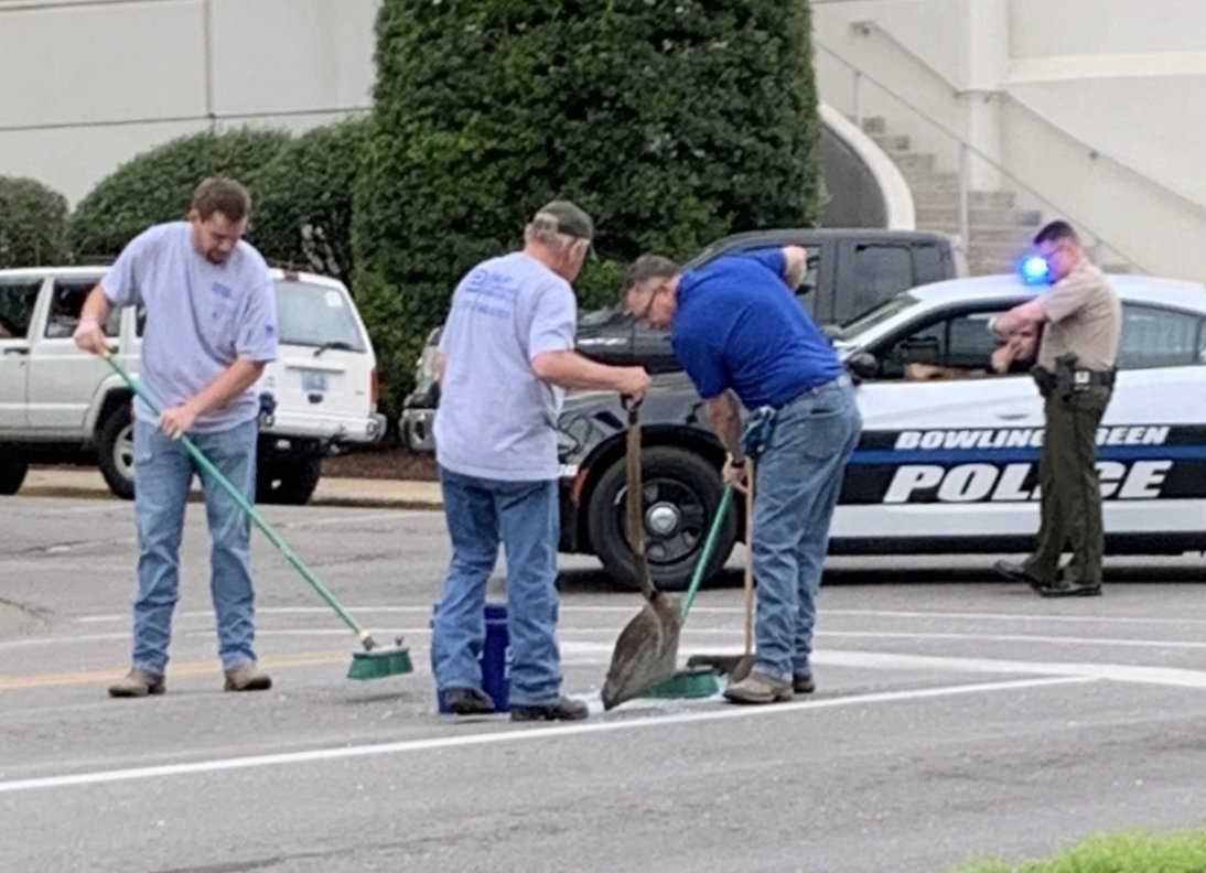 joeimel's tweet photo. Shattered glass cleanup on Chestnut St. Roadway is clear now. https://t.co/ILQQHdPQFY