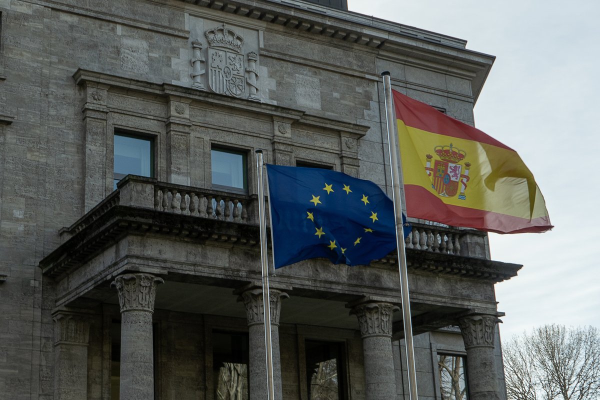 ¿Quieres trabajar en la Embajada de España en Alemania? Hasta el 17 de mayo puedes presentarte a  las plazas convocadas hoy. Mas info: ⬇️

exteriores.gob.es/Embajadas/berl…