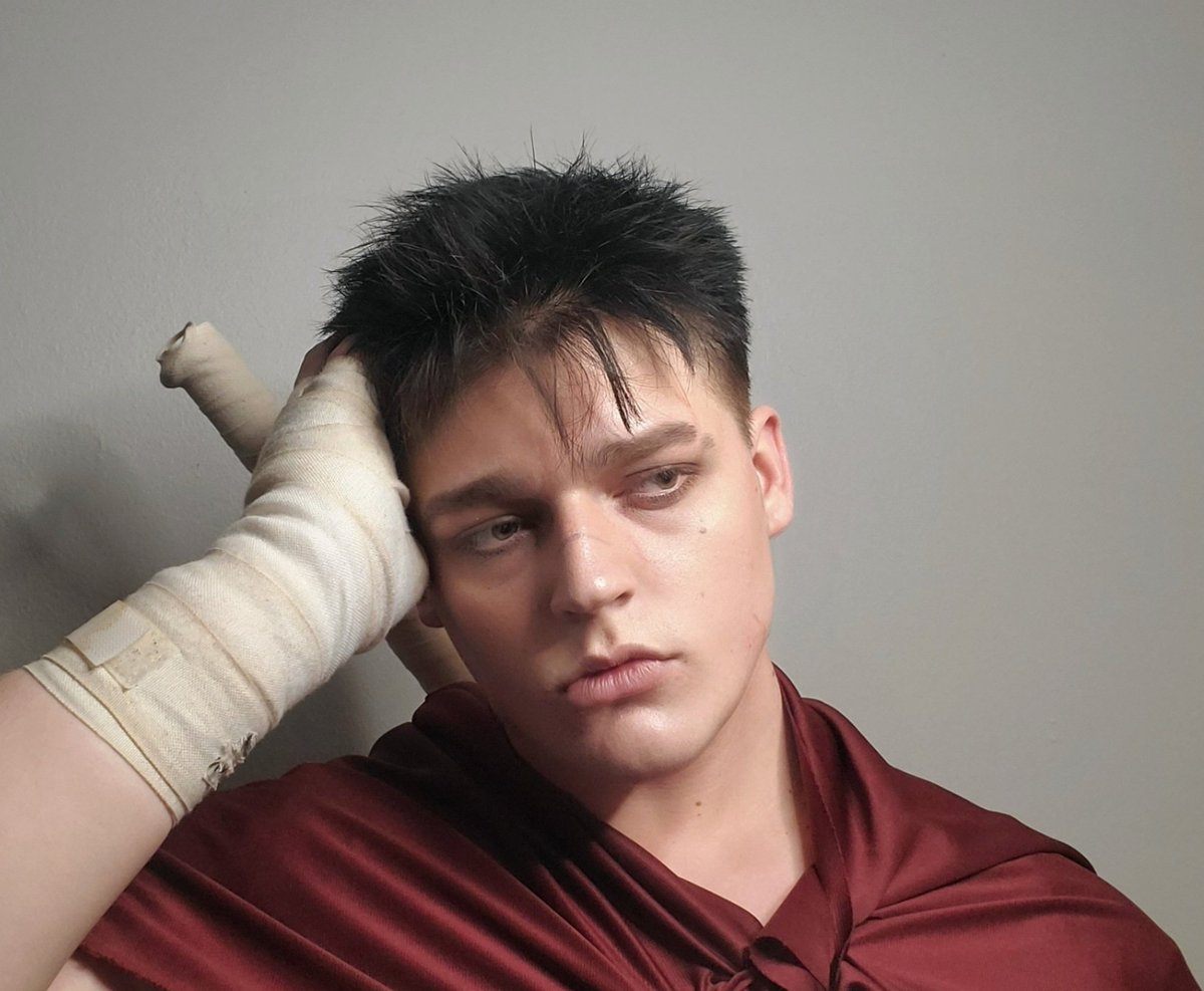 guts_irl's tweet photo. My bad for winning us the battle bro 😔
#Berserk https://t.co/JE513mwN1t