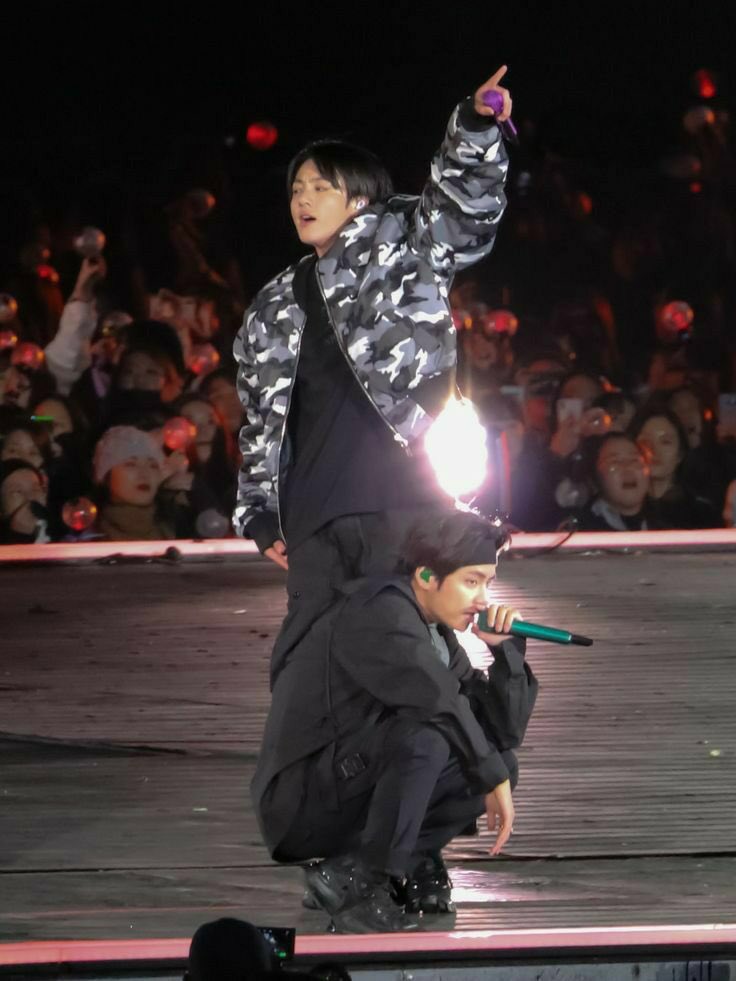 ROCKSTARTAEKOO's tweet photo. This taekook❤️‍🔥 https://t.co/VnQlmEjLJt
