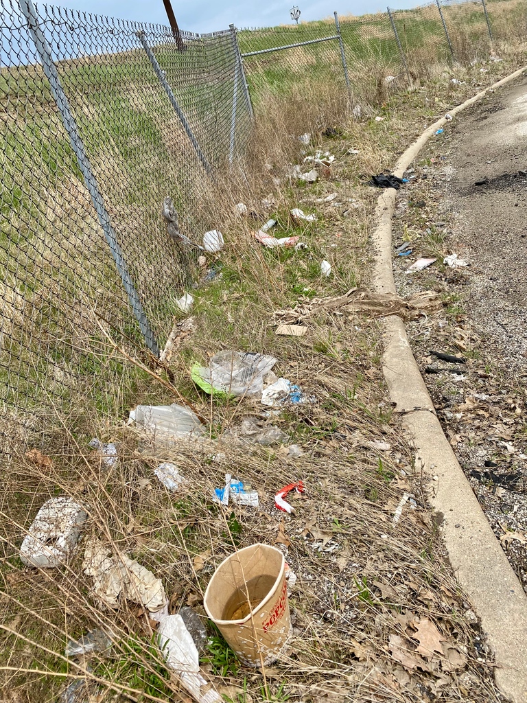 DavidMillsCPA's tweet photo. We had a great time taking part in the Morton Chamber of Commerce's Clean Up Day for Earth Day last Friday! 

Check out the before and after photos! Every bit of effort goes a long way. #cleanupday #earthday https://t.co/c6wc87leYz