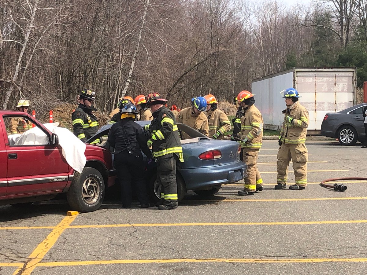 Thank you to the Warren and West Brookfield Police, Fire and EMS for teaching our students a valuable lesson today during the mock crash.  Students- please drive carefully and make good decisions.