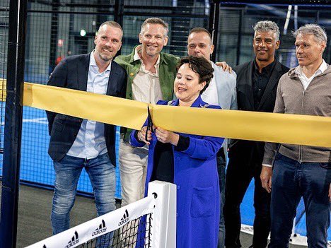 barryatsma's tweet photo. 🥂Gisteren officiële opening #HAL22 #Utrecht met burgemeester Sharon Dijksma⭐️. Wat een feestje! Trots dat ik met ❤️Noortje en m’n lieve dochters Zoë, Charley over de loper mocht😊! En zo bijzonder om mijn vader Bert❤️erbij te hebben (die ook nog eens 80 werd gisteren 🎂🎈🎊). https://t.co/jeve1lnV7u