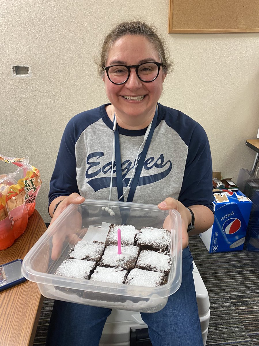 Wishing the wonderful <a href="/akinsablle/">@AKINSABLLE</a> Academy Coordinator a very happy birthday! We love you, Mrs. Contreras!