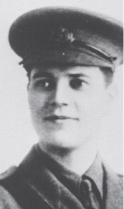 RNReserve's tweet image. This #AnzacDay we stand with our shipmates in #Australia and #NewZealand to honour those who made the ultimate sacrifice in the service of their nations #LestWeForget

We also remember the #RoyalNavalDivision who served alongside them at Gallipoli, inc SLt Arthur Tisdall VC RNVR