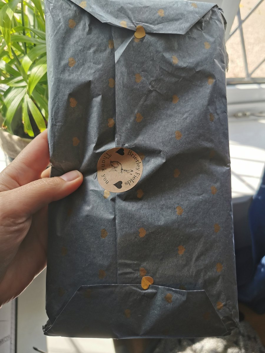 PrimaBerryUK's tweet photo. Look at this cute #packaging from @brierley_fields
#zerowaste #foodwrap #etsystore #mhhsbd #noplastic https://t.co/Pz4yTABLiw
