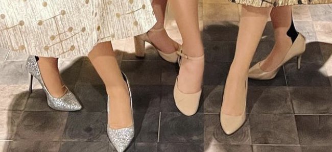 Absolutely no one:

Women in musical theatre: