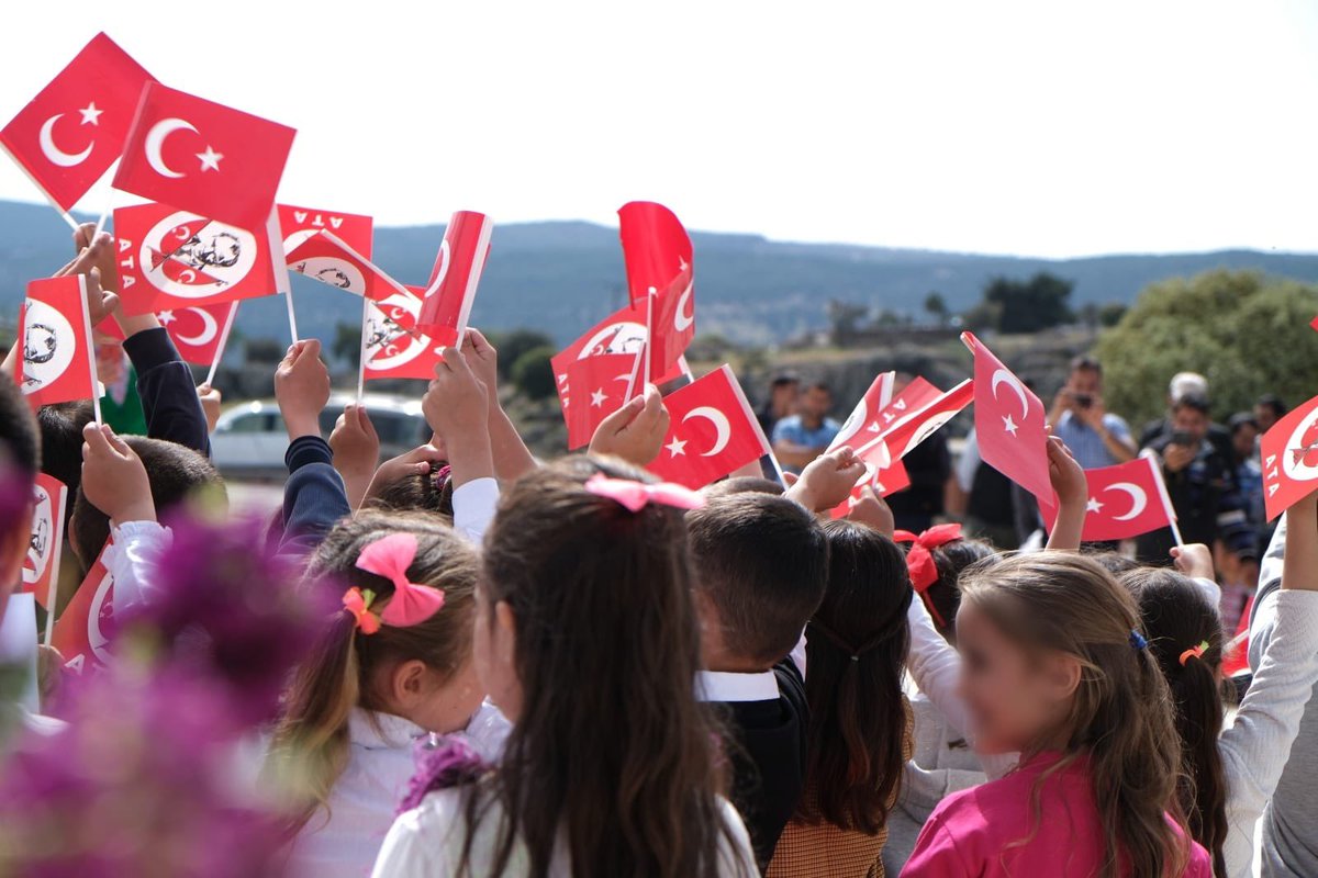 ytugeik's tweet photo. Şüphesiz hissettiğimiz en güzel duygulardan biri merhamet✨ “Bayram Havası” bu sene 23 Nisan’da Çanakkale’de esti!💛 https://t.co/aBYEl0fakW