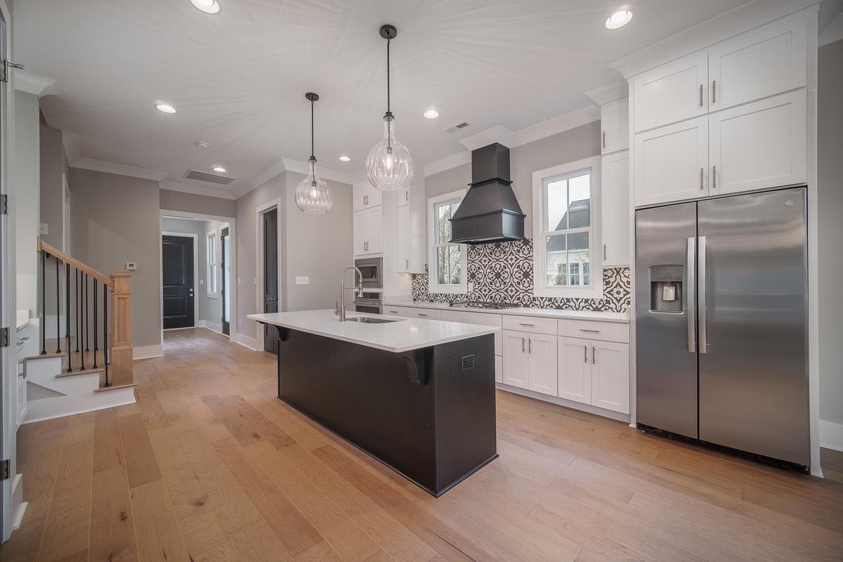 Builders_Group's tweet image. OH-EM-GEE 😯 
•
This home at Village of Providence came out spectacular! 
•
#Sold #TheWilsons #Huntsville #NewConstruction #VillageOfProvidence