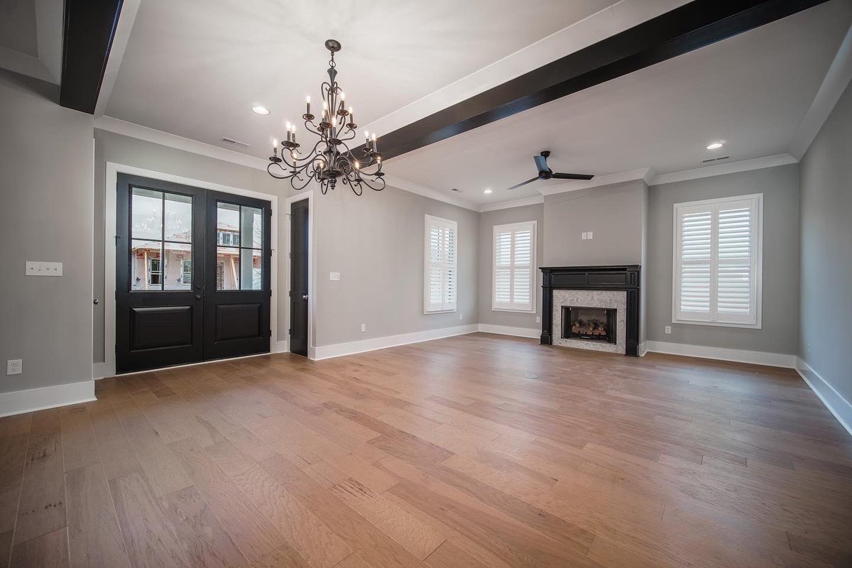 Builders_Group's tweet image. OH-EM-GEE 😯 
•
This home at Village of Providence came out spectacular! 
•
#Sold #TheWilsons #Huntsville #NewConstruction #VillageOfProvidence