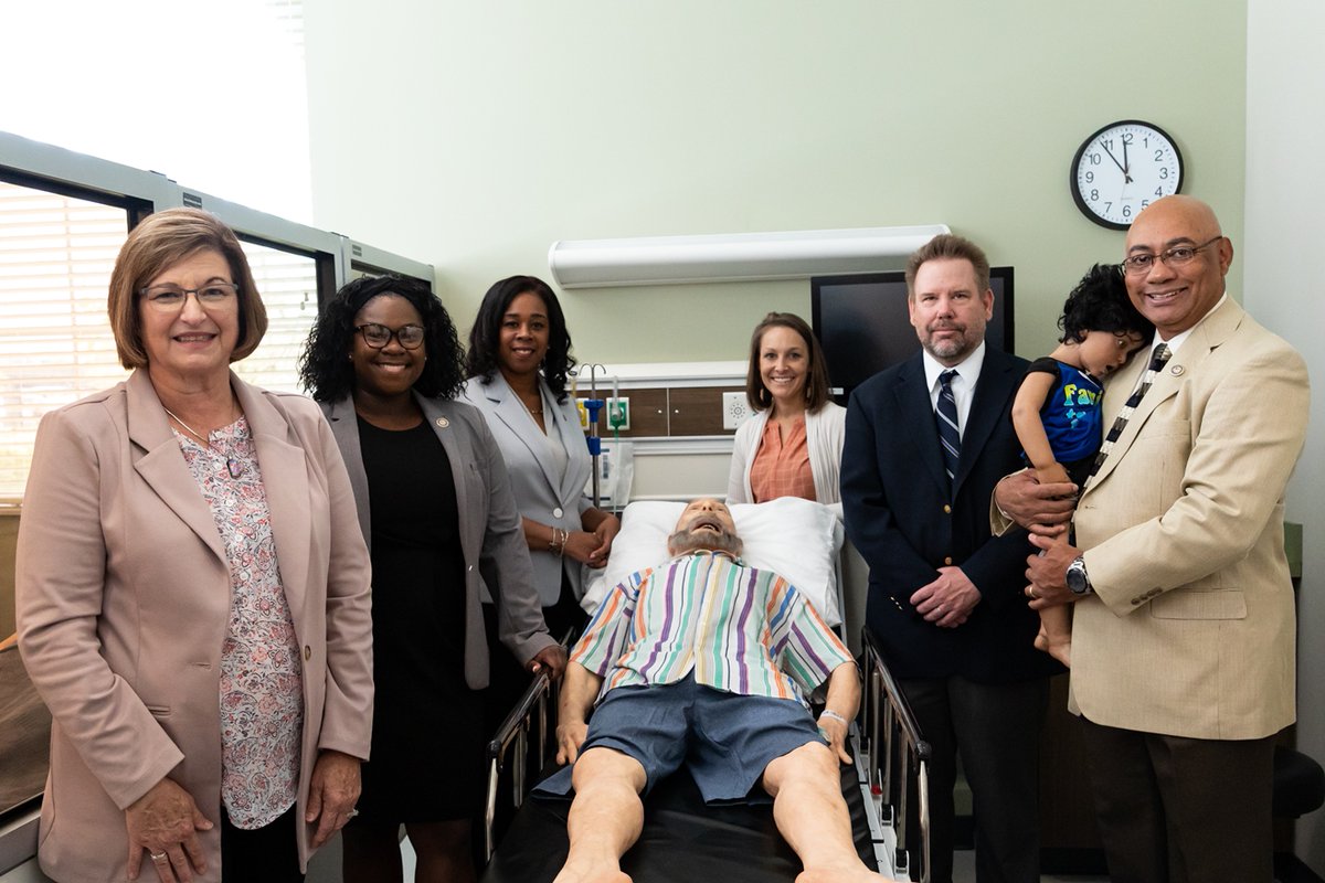 RD_Tennessee's tweet photo. Last week SD Armstrong visited with @LeeU School of Nursing. The nursing school received a RBDG to purchase equipment that will provide job training instruction related to potential employment for adult students in the rural area. Congratulations Lee University! https://t.co/I62BkKi4nR