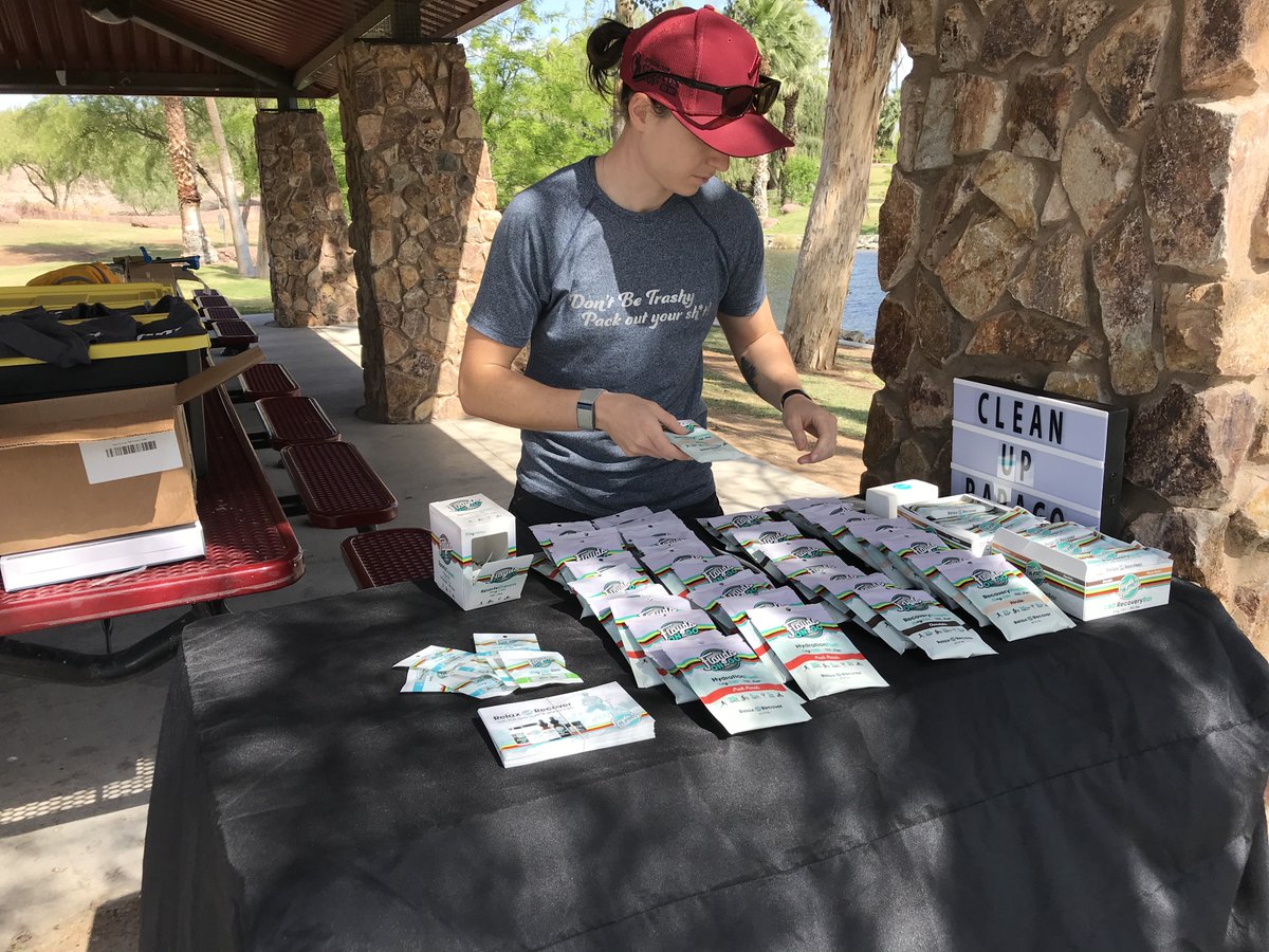 Will save the 🌎 for CBD! Over the weekend #floydsofleadville ambassador Marion organized an Earth Day cleanup in AZ in conjunction w/ a nonprofit she recently started. Over 100 folks showed up to lend a hand and clean up Papago Park Preserve. We think that's pretty awesome.